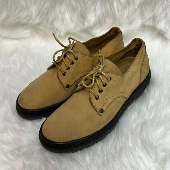Classic Ellesse Shoes Size 8 Fisherman Core B19 - Picture 1 of 10